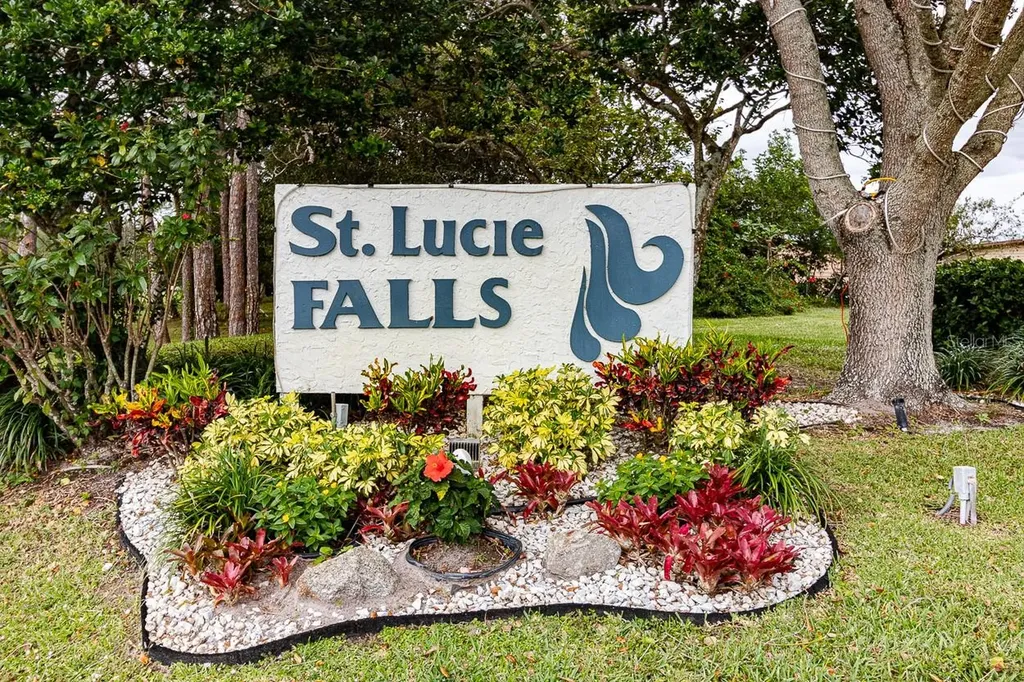 2828 SW Toronado Trail Stuart FL 34997