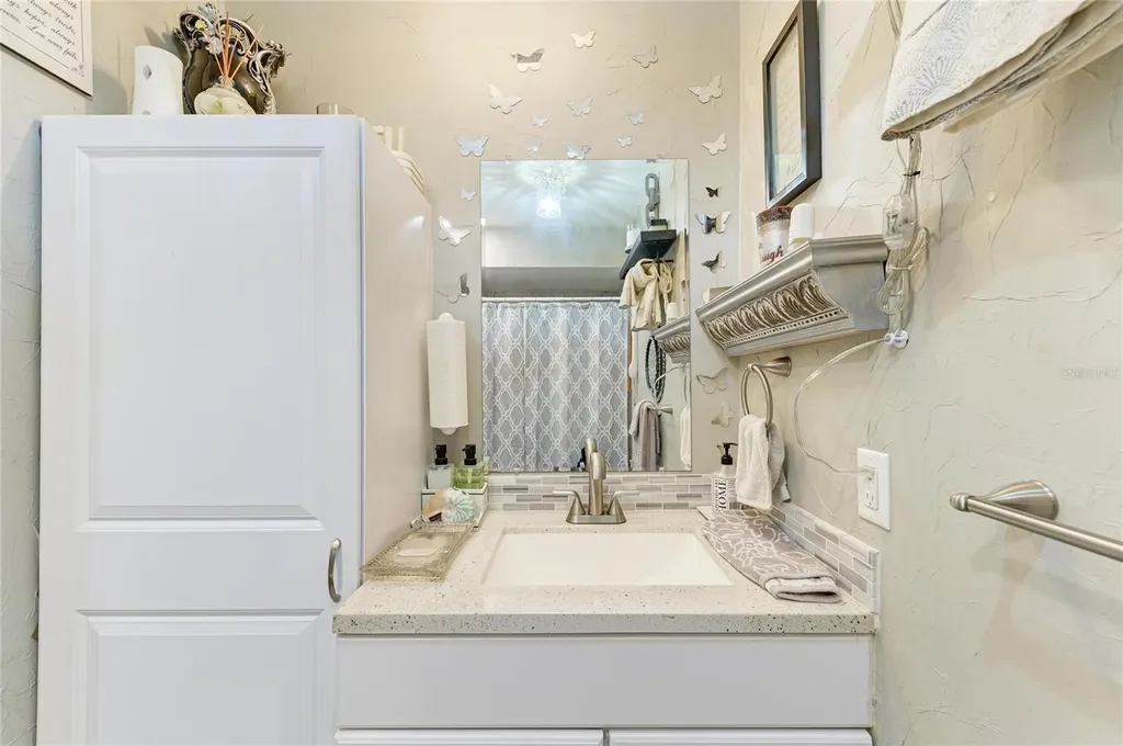 7236 Las Casas Drive Sarasota FL 34243