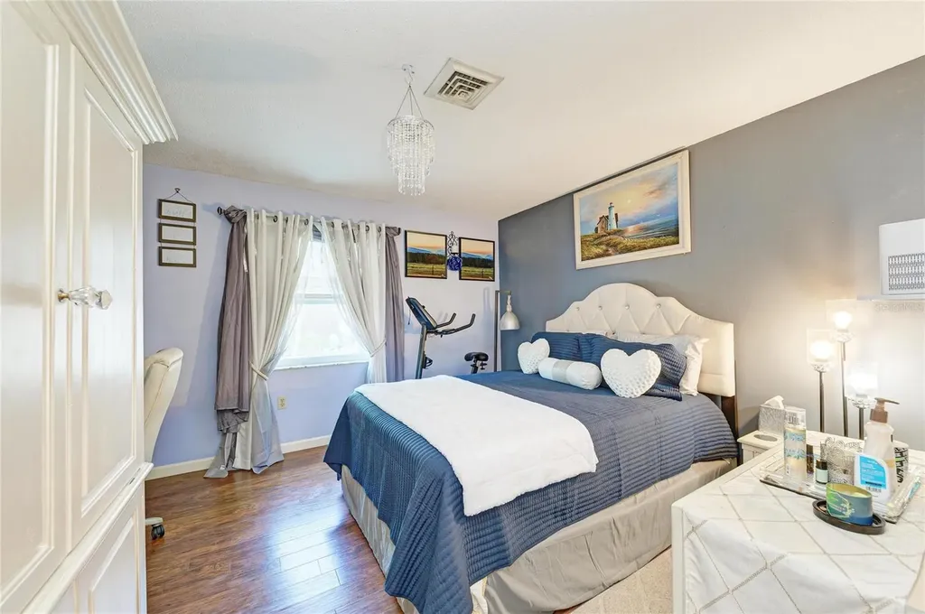 7236 Las Casas Drive Sarasota FL 34243