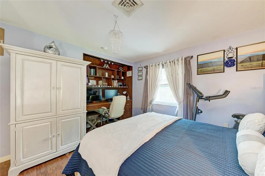 7236 Las Casas Drive Sarasota FL 34243