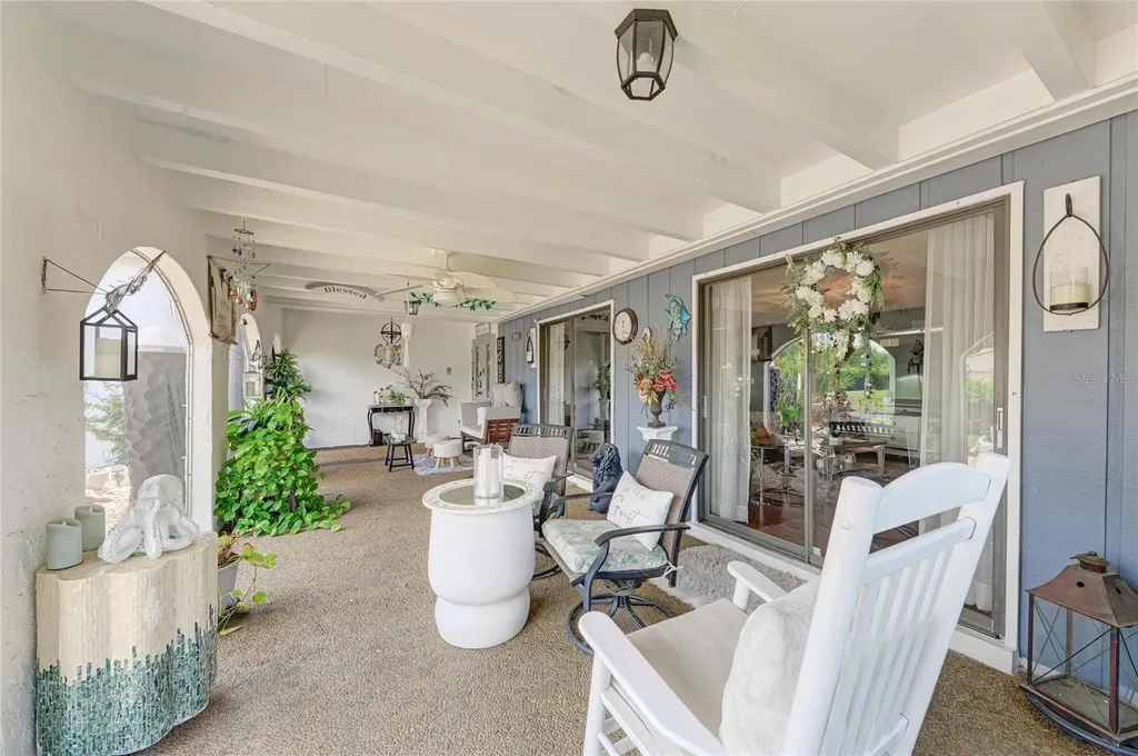 7236 Las Casas Drive Sarasota FL 34243