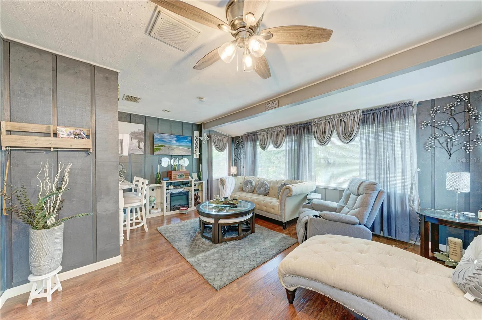 7236 Las Casas Drive Sarasota FL 34243