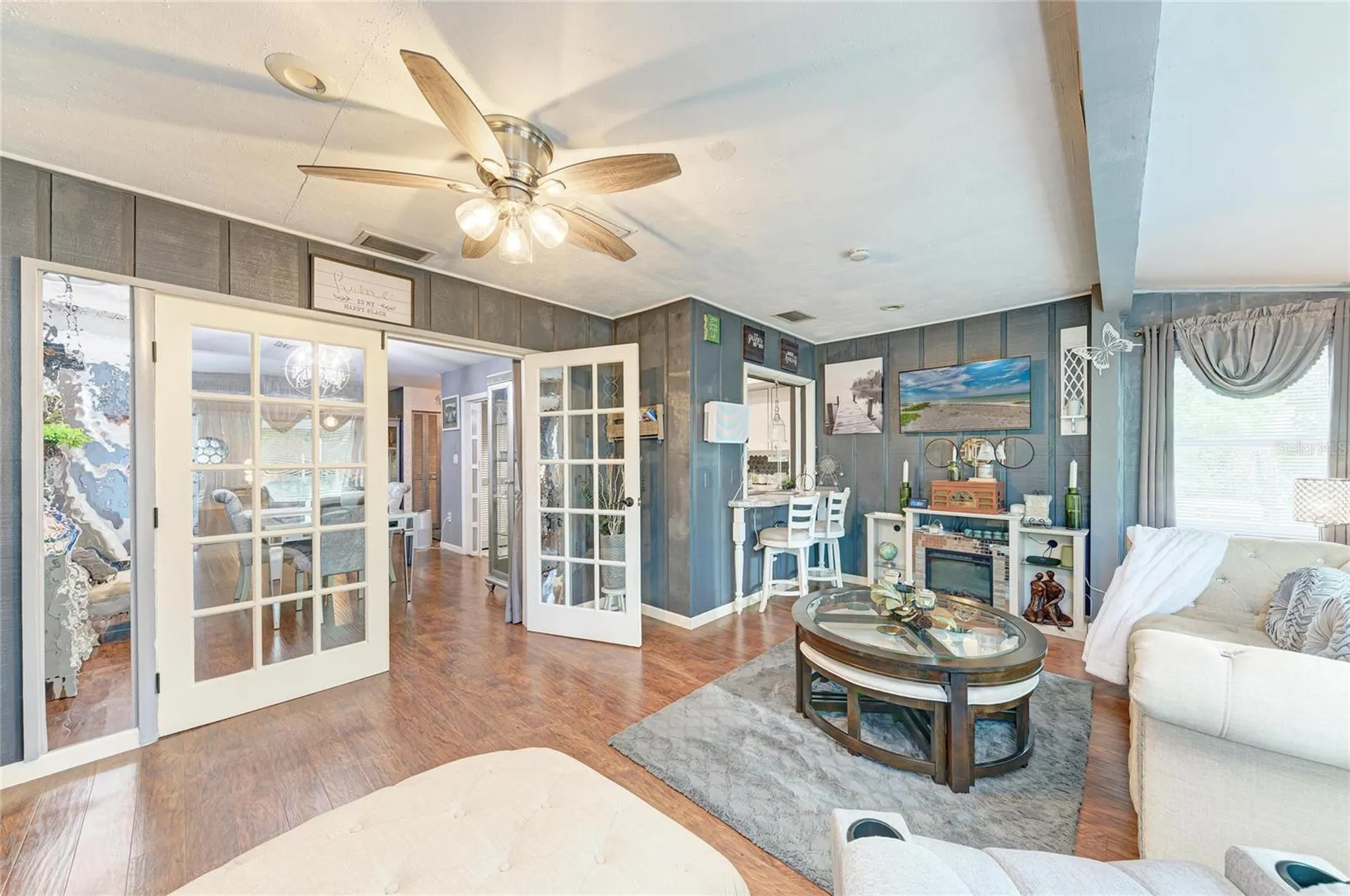 7236 Las Casas Drive Sarasota FL 34243