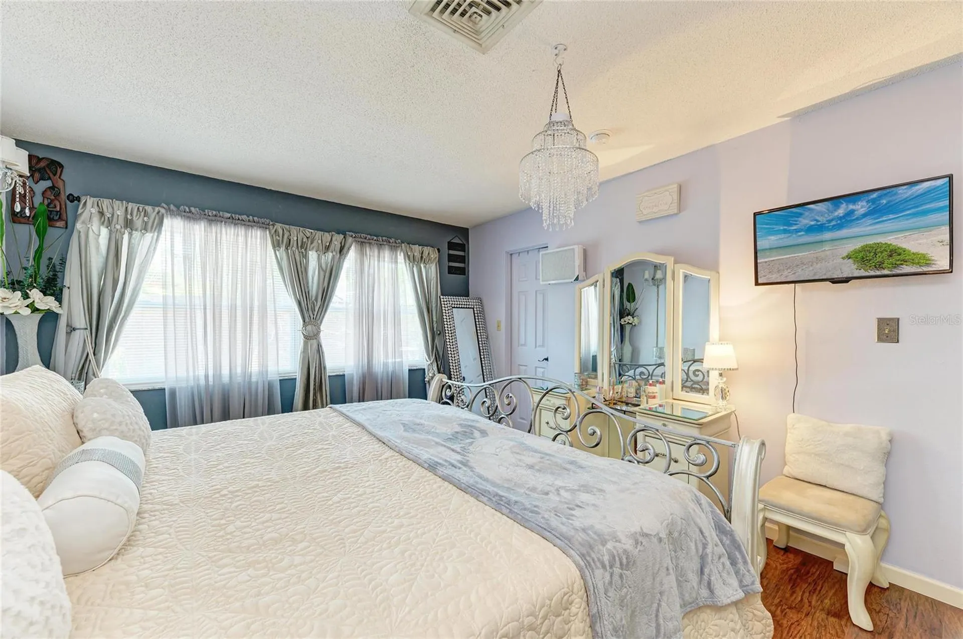 7236 Las Casas Drive Sarasota FL 34243