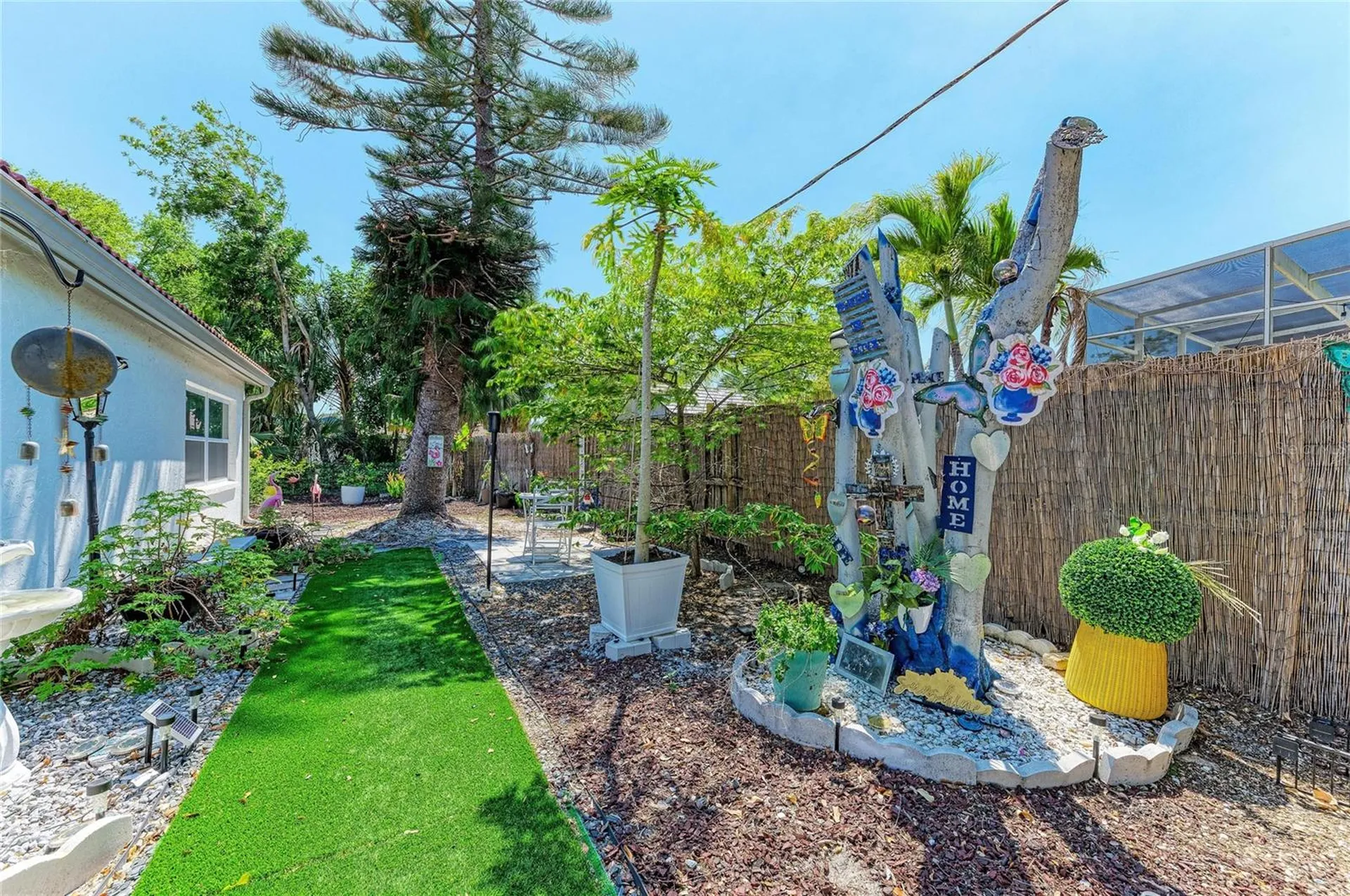 7236 Las Casas Drive Sarasota FL 34243