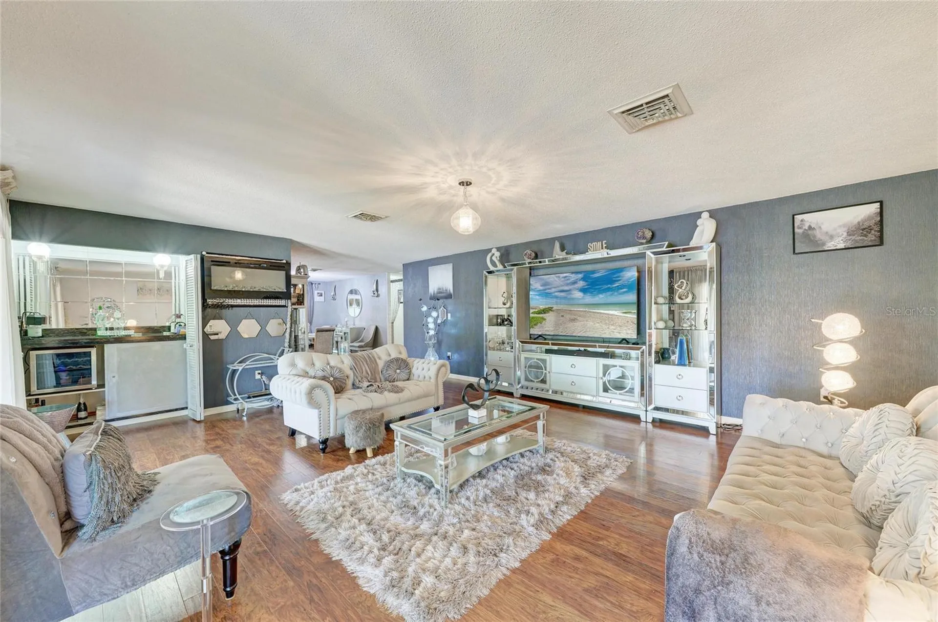 7236 Las Casas Drive Sarasota FL 34243