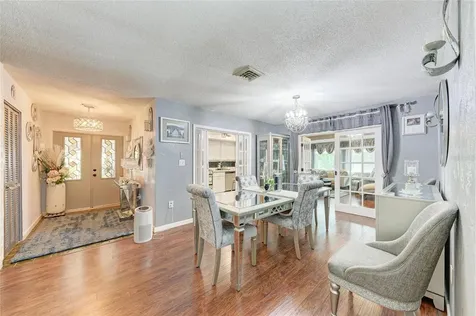 7236 Las Casas Drive Sarasota FL 34243