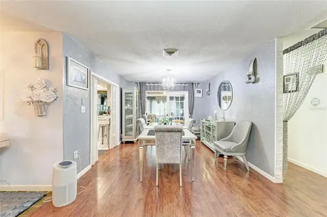 7236 Las Casas Drive Sarasota FL 34243
