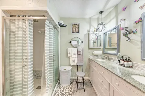 7236 Las Casas Drive Sarasota FL 34243