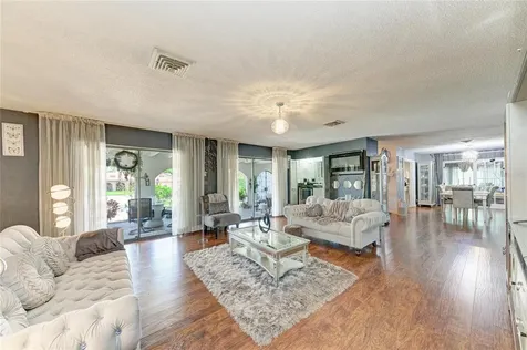 7236 Las Casas Drive Sarasota FL 34243