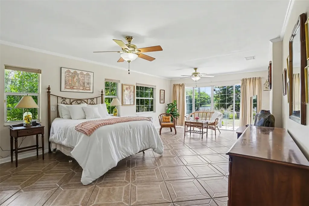 1350 Eckles Drive Tampa FL 33612