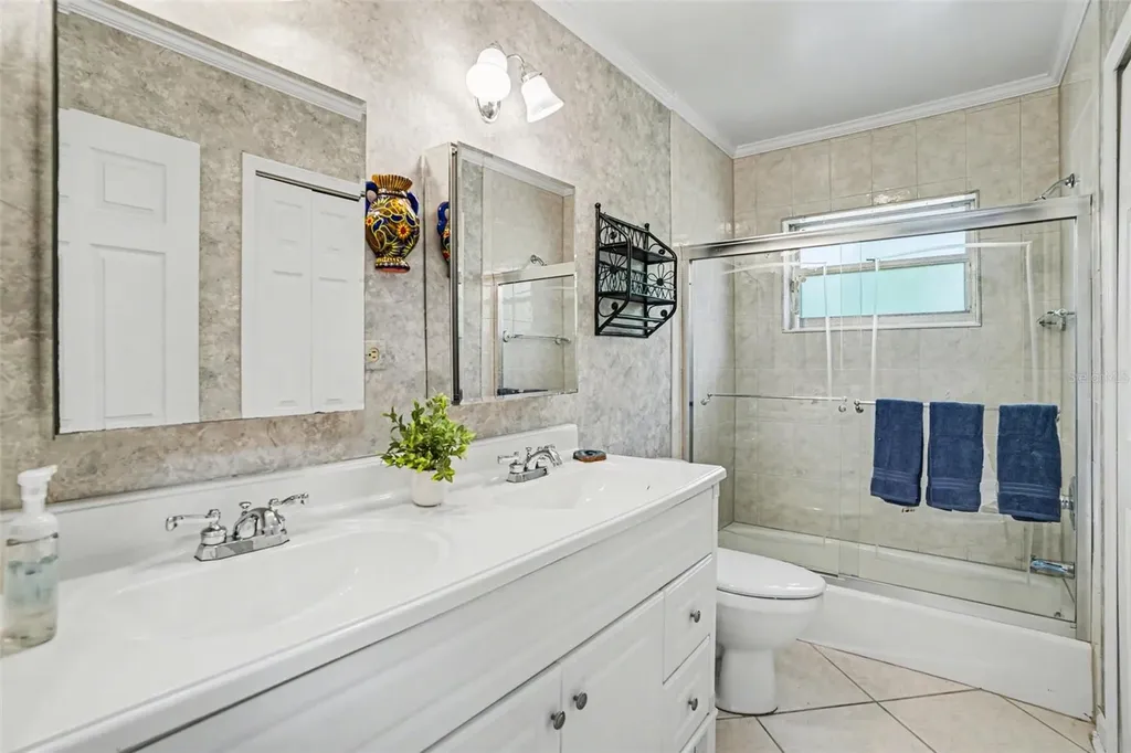 1350 Eckles Drive Tampa FL 33612