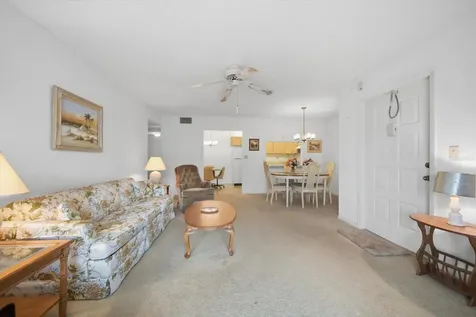 1441 Pine Glen Lane Tarpon Springs FL 34688