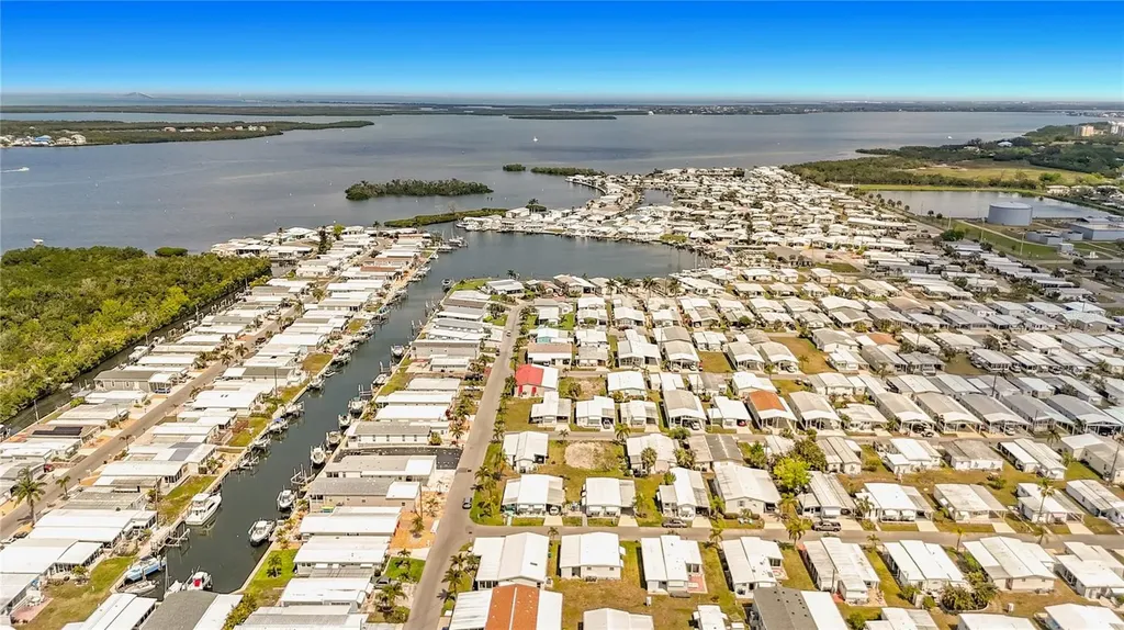 80 Del Rio Drive Palmetto FL 34221