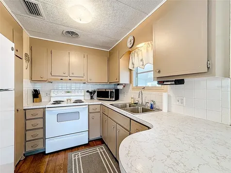 80 Del Rio Drive Palmetto FL 34221