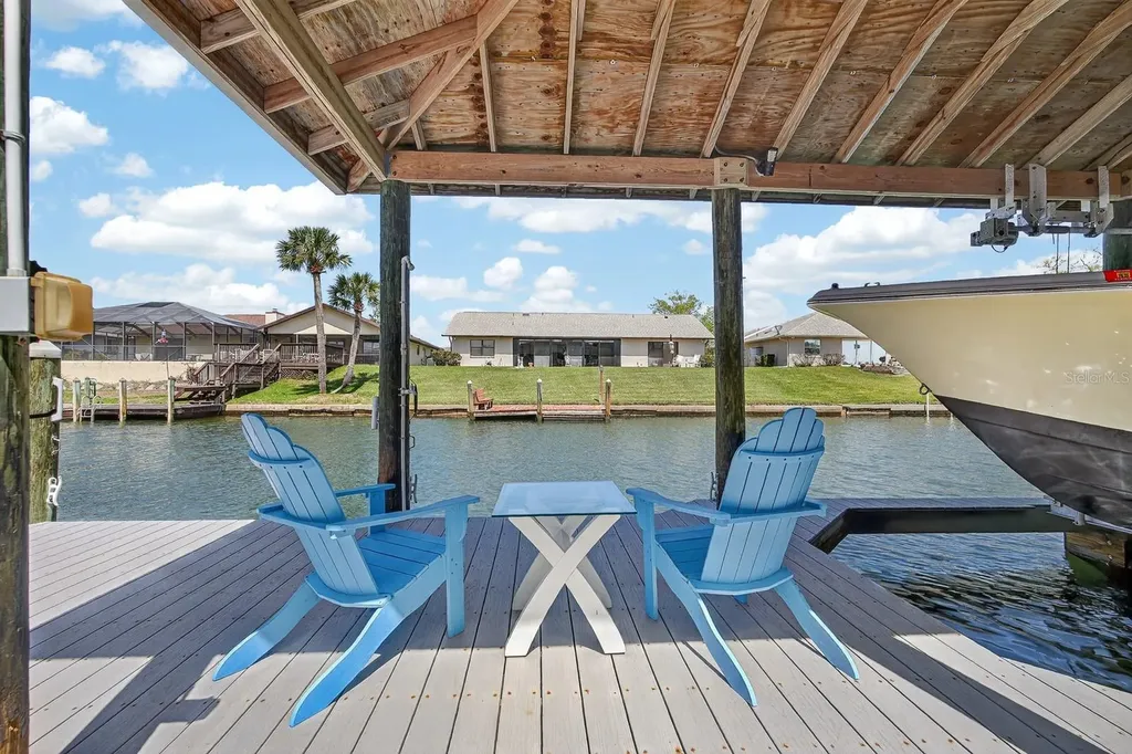 11 Cottonton Court Palm Coast FL 32137