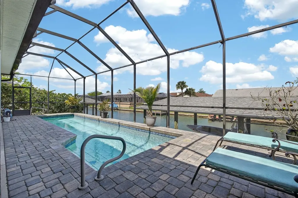 11 Cottonton Court Palm Coast FL 32137