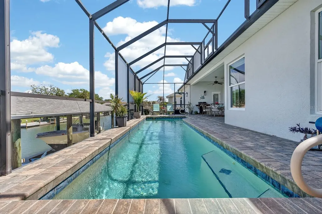 11 Cottonton Court Palm Coast FL 32137