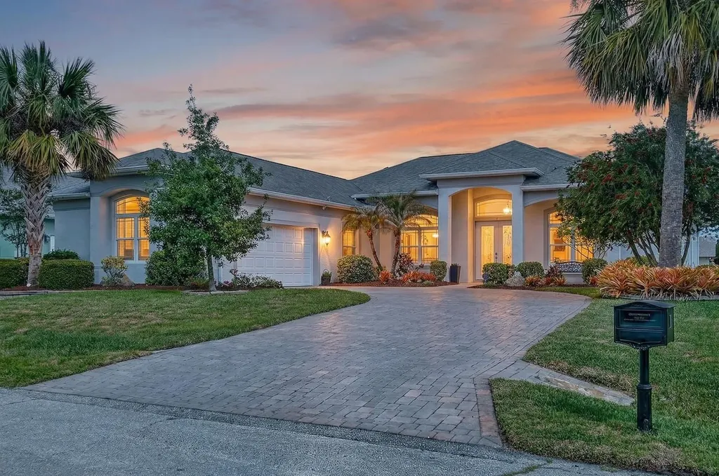11 Cottonton Court Palm Coast FL 32137