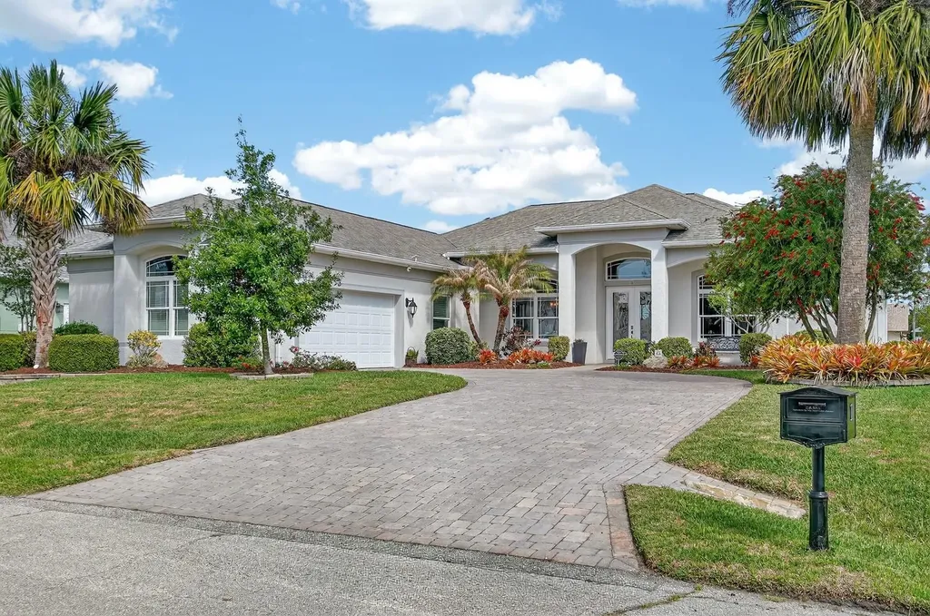 11 Cottonton Court Palm Coast FL 32137
