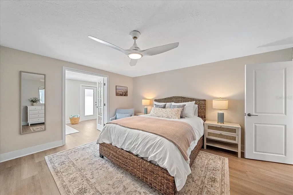 914 Spanish Drive S Longboat Key FL 34228