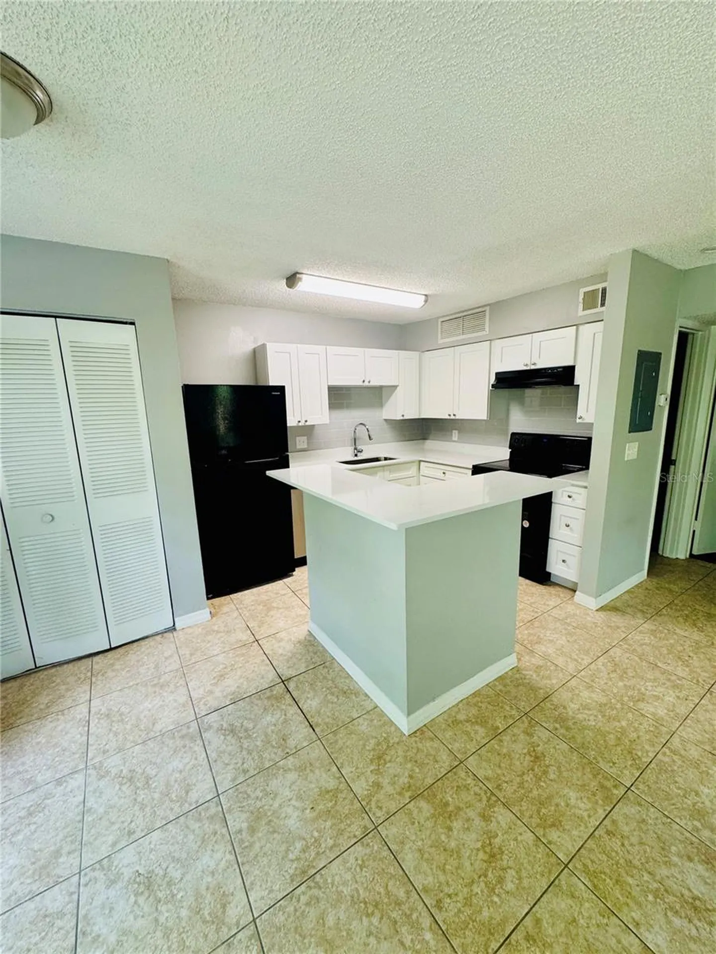 385 Woodside Drive Altamonte Springs FL 32701