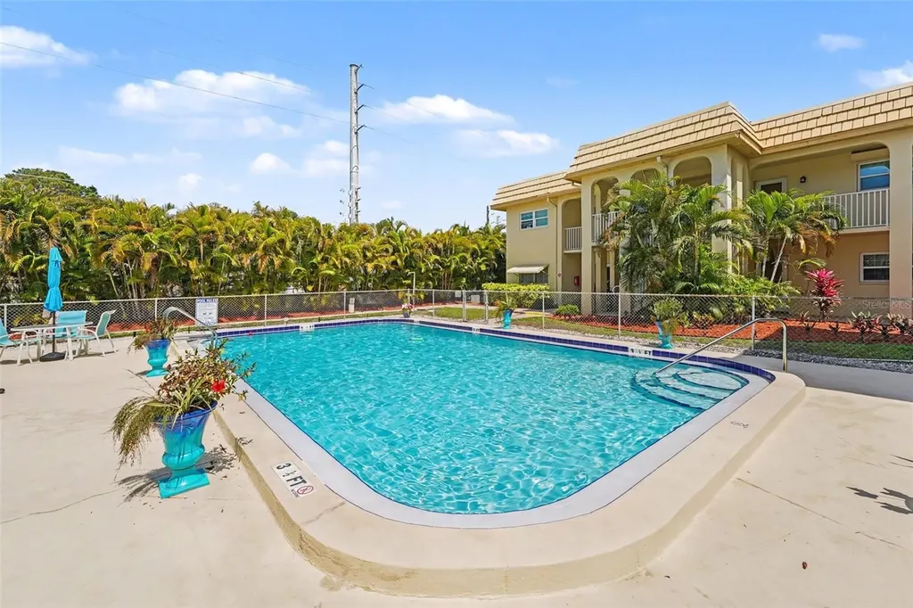 3850 13th Avenue N St Petersburg FL 33713