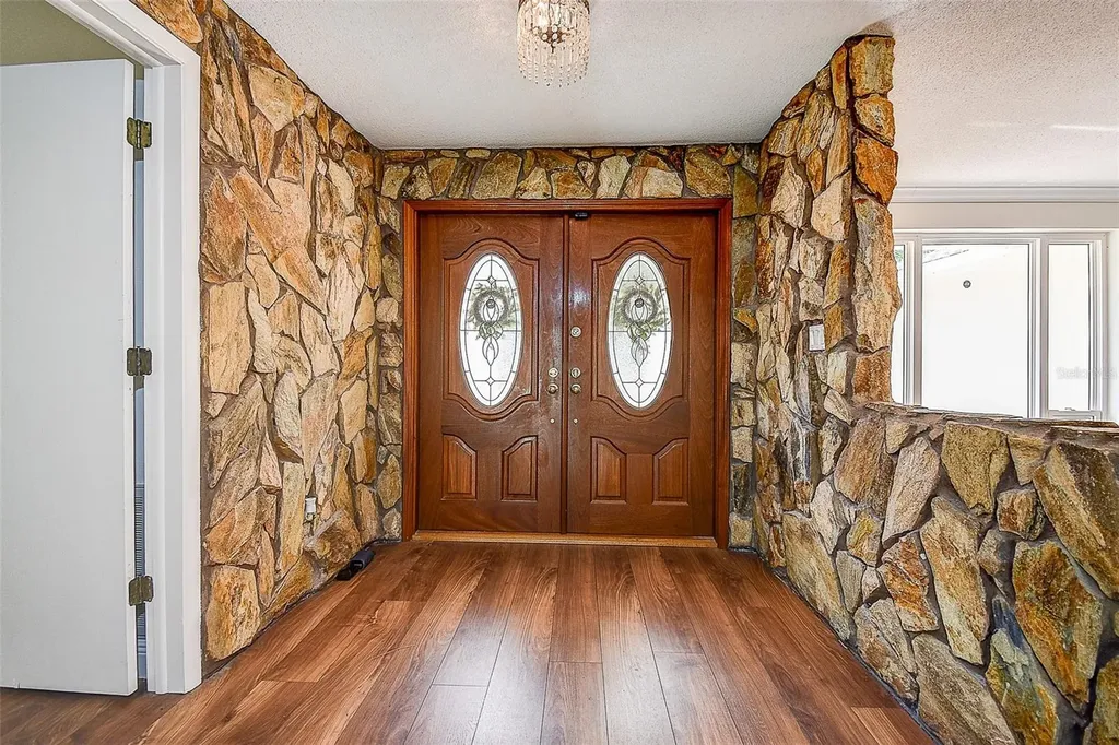 2840 Pheasant Run Clearwater FL 33759