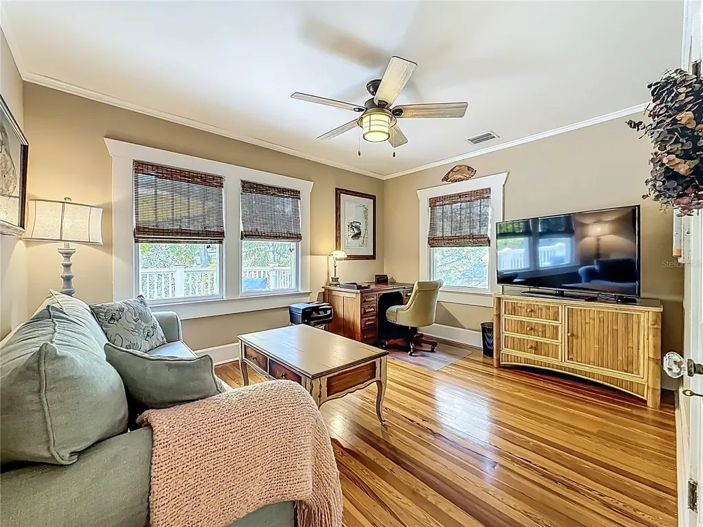 315 8th Avenue NE St Petersburg FL 33701
