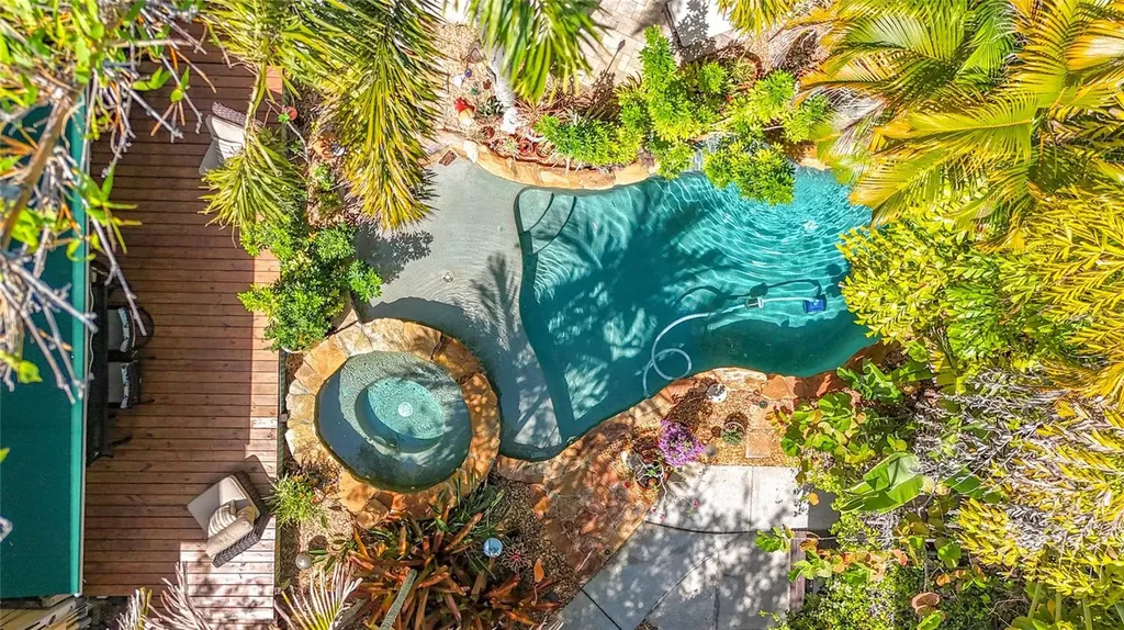 315 8th Avenue NE St Petersburg FL 33701