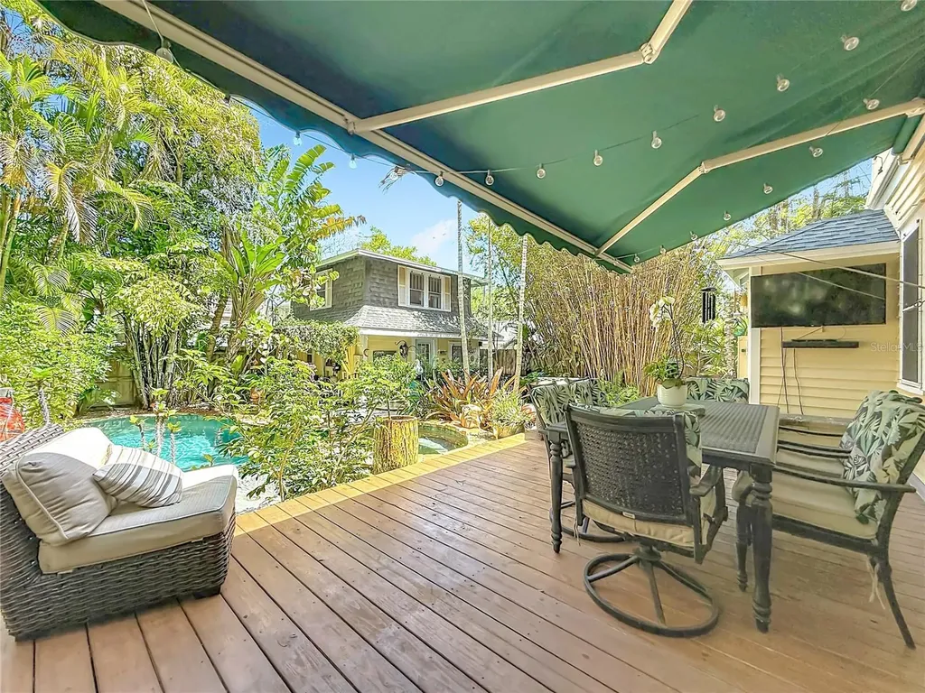 315 8th Avenue NE St Petersburg FL 33701