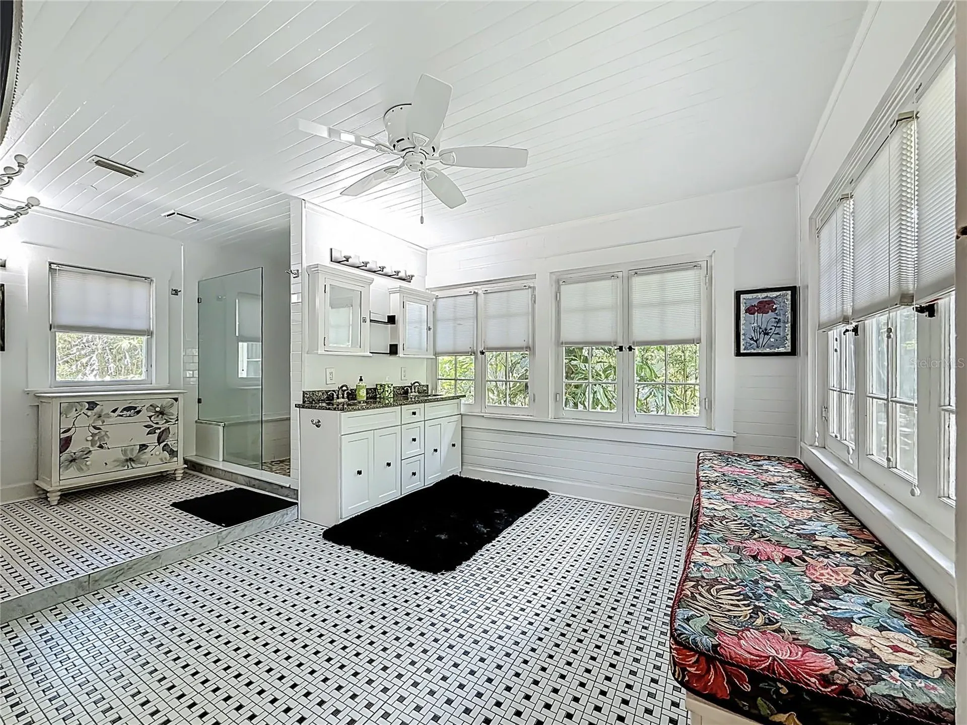 315 8th Avenue NE St Petersburg FL 33701