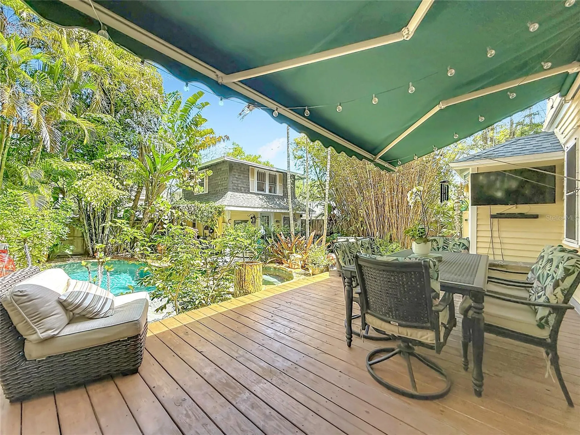 315 8th Avenue NE St Petersburg FL 33701