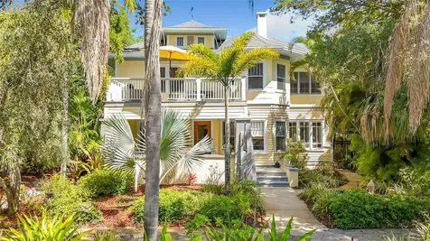 315 8th Avenue NE St Petersburg FL 33701