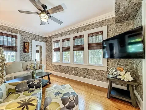 315 8th Avenue NE St Petersburg FL 33701