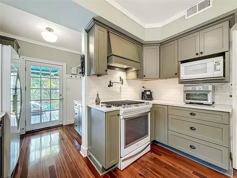 315 8th Avenue NE St Petersburg FL 33701