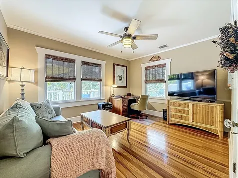 315 8th Avenue NE St Petersburg FL 33701