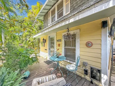 315 8th Avenue NE St Petersburg FL 33701