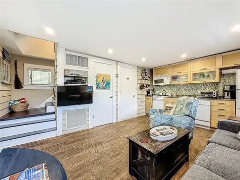 315 8th Avenue NE St Petersburg FL 33701