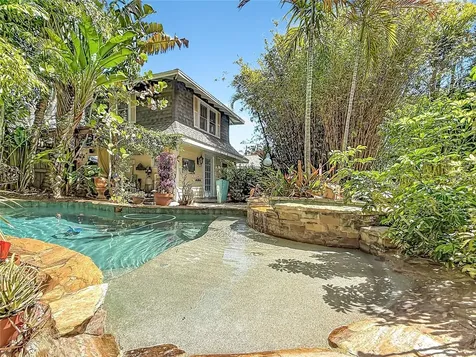 315 8th Avenue NE St Petersburg FL 33701