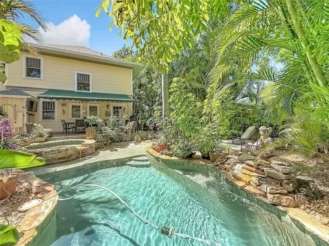 315 8th Avenue NE St Petersburg FL 33701