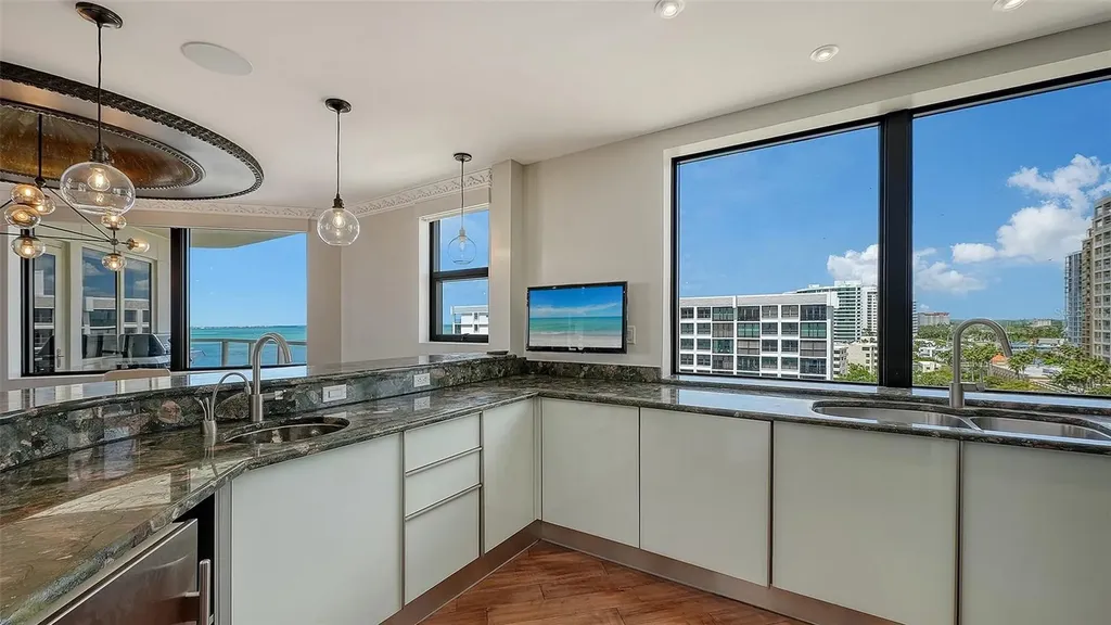 128 Golden Gate Point Sarasota FL 34236