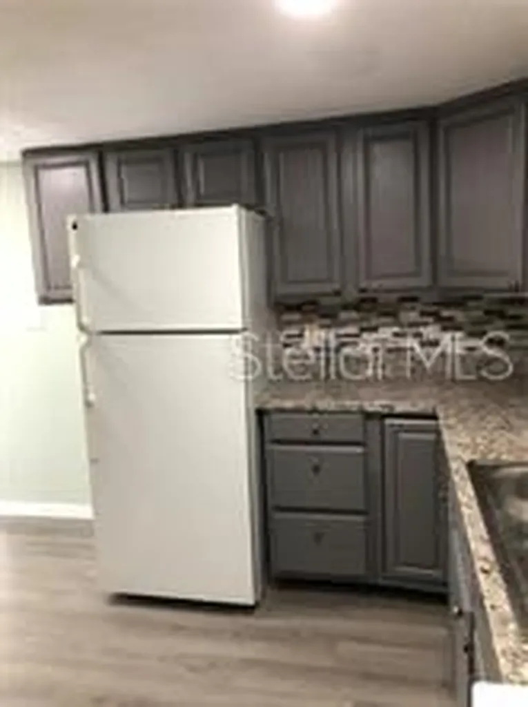915 W Oak Ridge Road Orlando FL 32809