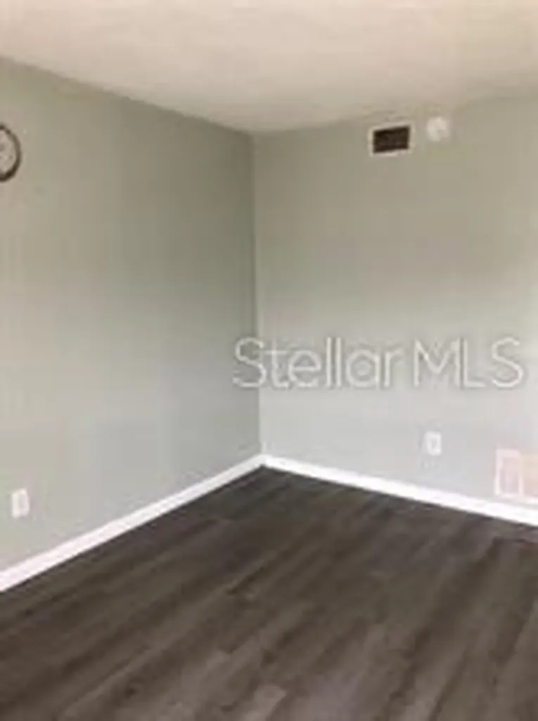 915 W Oak Ridge Road Orlando FL 32809