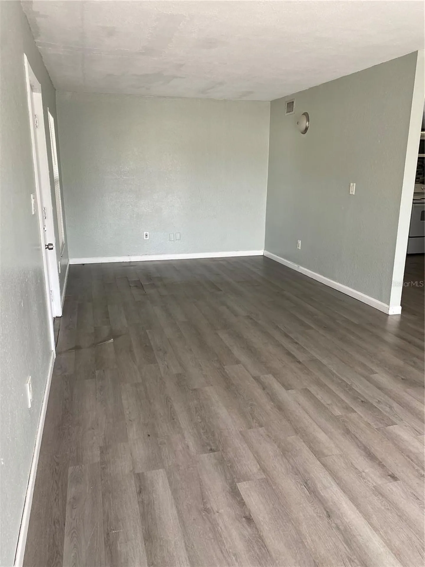 915 W Oak Ridge Road Orlando FL 32809