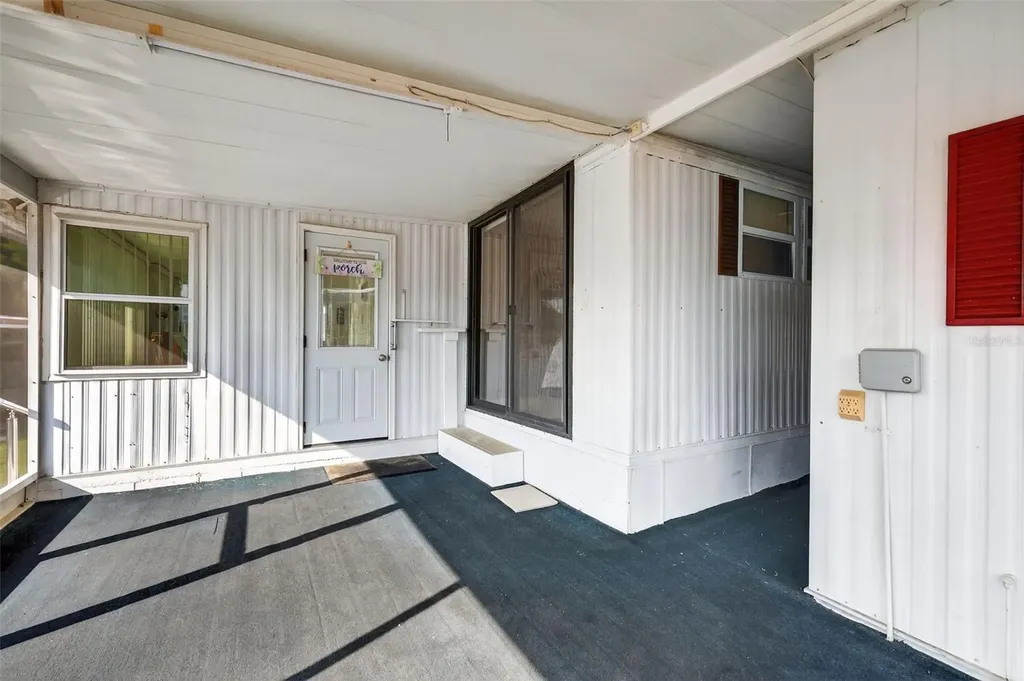 31701 Kelly Circle Tavares FL 32778