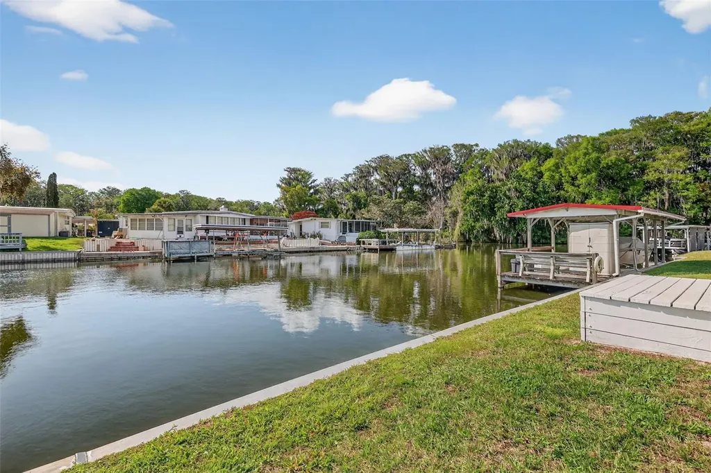 31701 Kelly Circle Tavares FL 32778