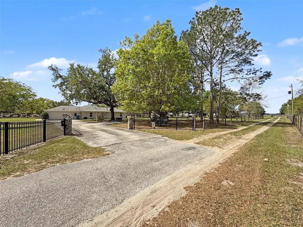 4221 Neff Lake Road Brooksville FL 34601