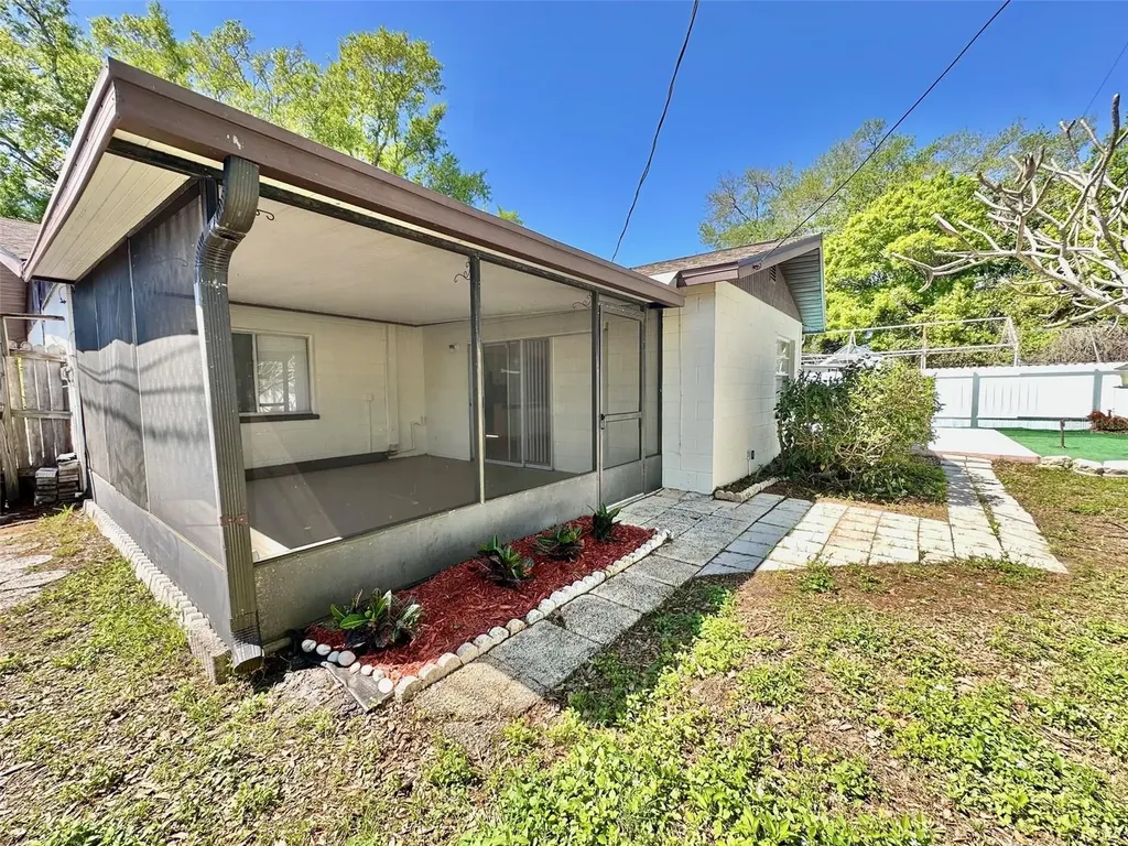 9099 108th Avenue Seminole FL 33777