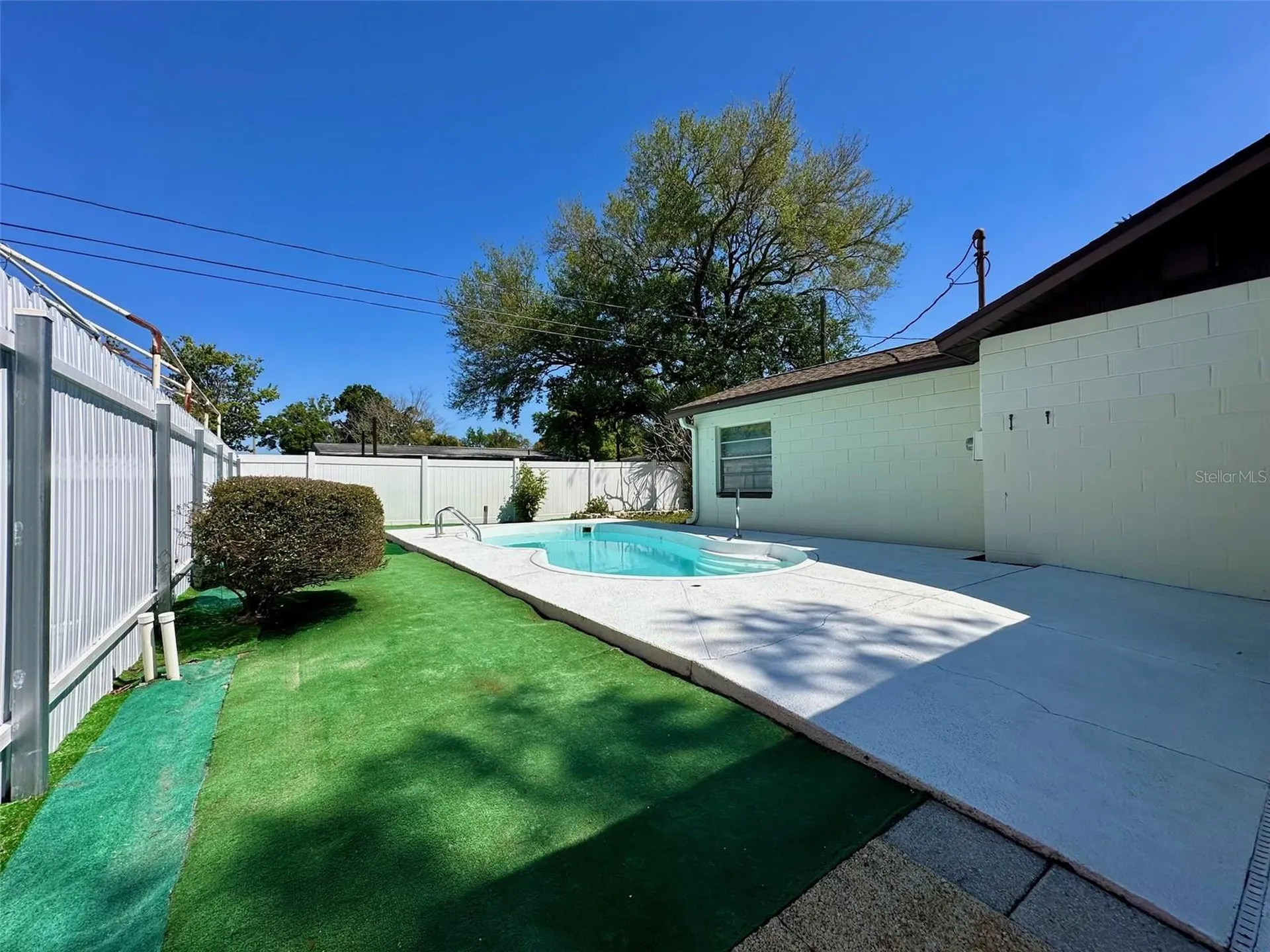 9099 108th Avenue Seminole FL 33777
